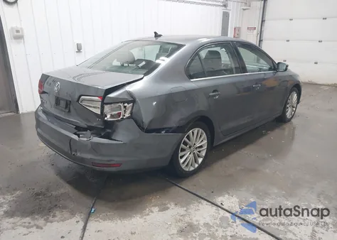 2015 Volkswagen Jetta 1.8T Se из США, поврежденный, VIN 3VWD17AJ5FM262758